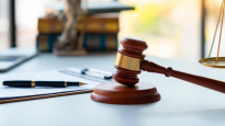 Суд запретил отклонять заявку из-за дополнительного регистрационного удостоверения, подтвердив нарушение прав участника закупки.